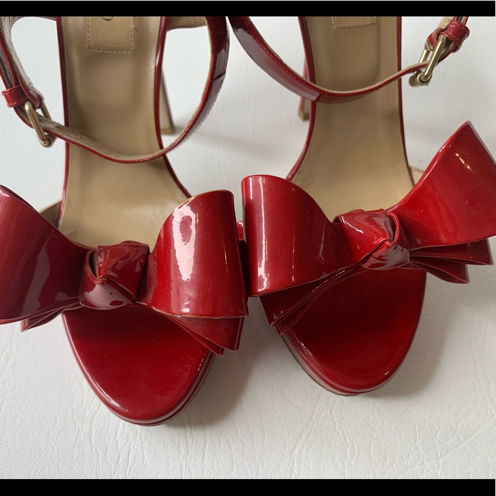 Valentino Garavani patent bow ankle strap heels - Picture 7 of 9